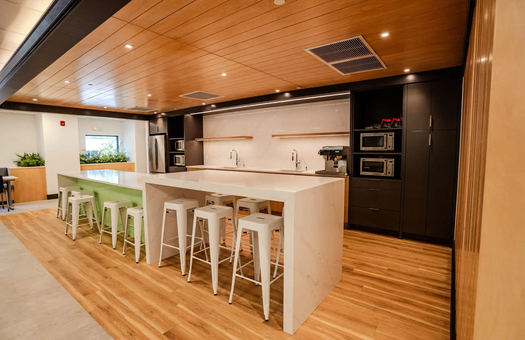 Construction Management vs. General Contractor: What's the Difference?